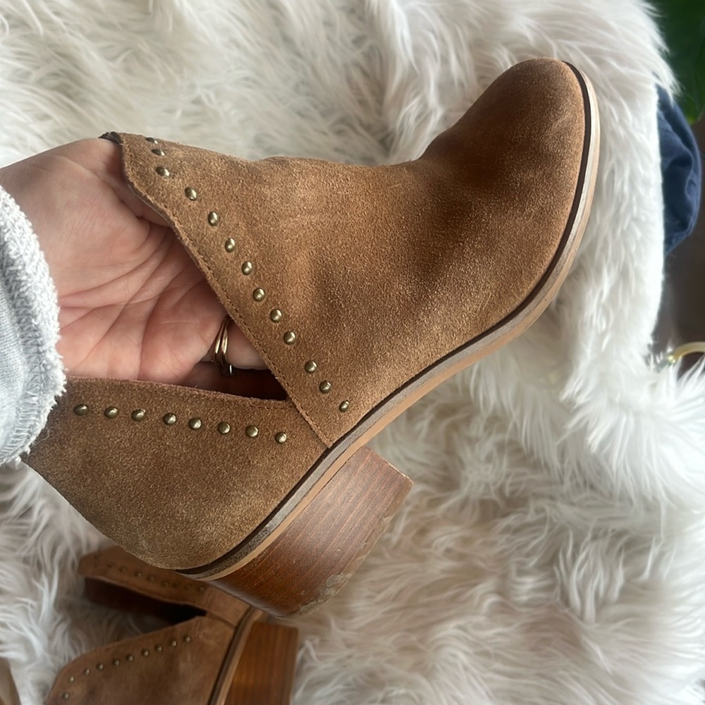 Steve Madden Lyz western cut-out bootie comfortable with studs - Chestnut